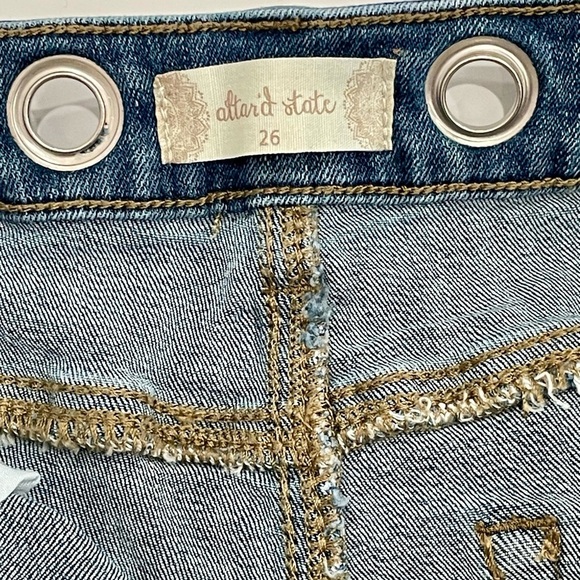 Altar'd State Blue Frayed Jean Shorts Women’s Size:26 - Picture 11 of 12